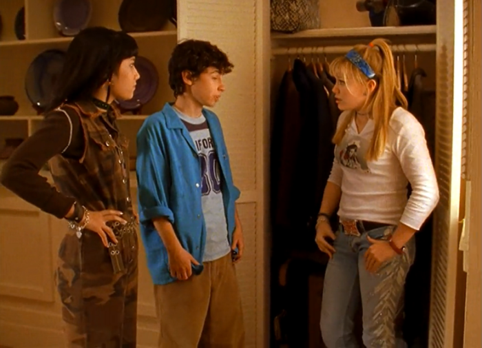 army-jumpsuit-what-a-look--lizzie-mcguire-reviewed.png