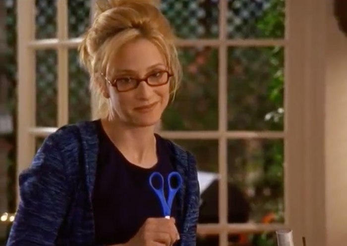 hi-please-tell-your-KID-to-not-date-AN-ADULT-thanks---lizzie-mcguire-reviewed.jpg